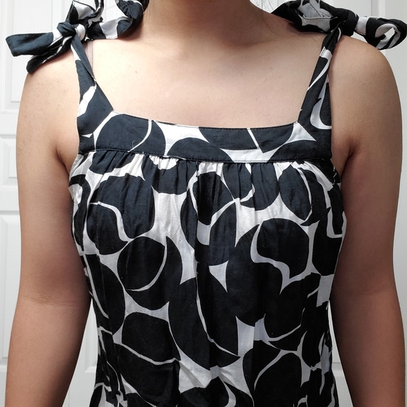 Black and White patterned dress - Picture 3 of 6